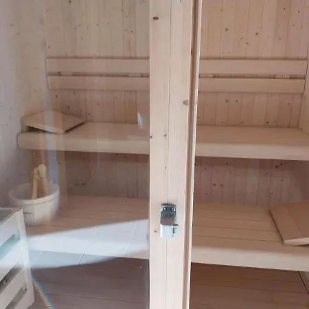 Charmante Escape In *