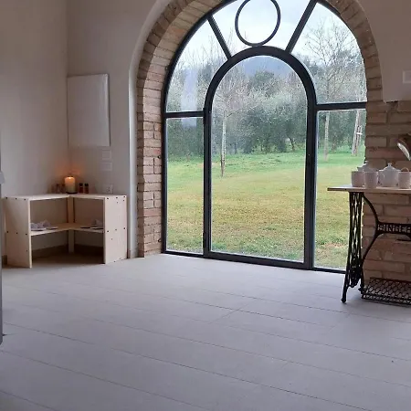 Charmante Escape In *