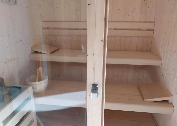 Charmante Escape In *